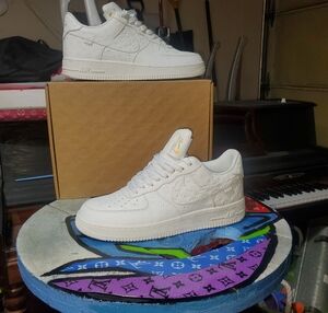 Nike Air Force 1 Triple Whites